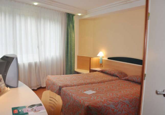Románticas habitaciones en Hotel Ibis. Disfruta  nuestra oferta en Escaldes-Engordany